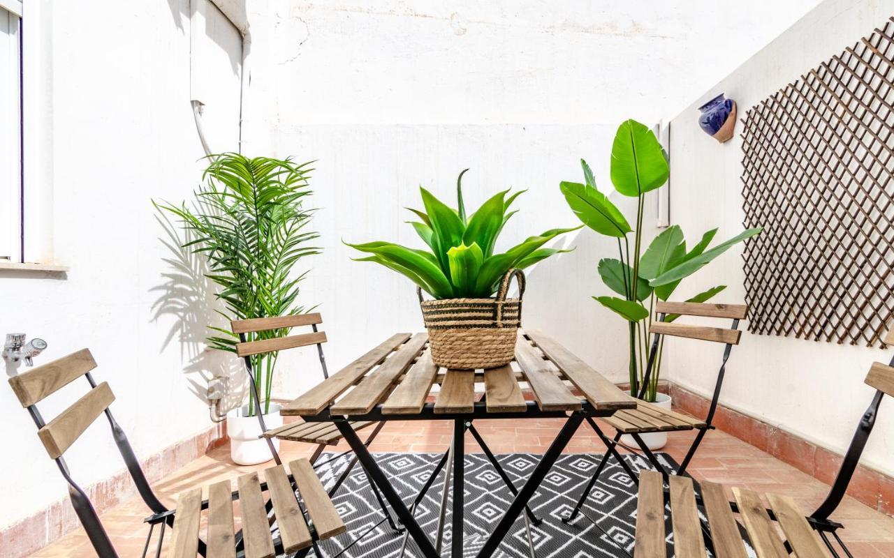 Wintowinrentals Your Home Steps From The Center Málaga Eksteriør billede