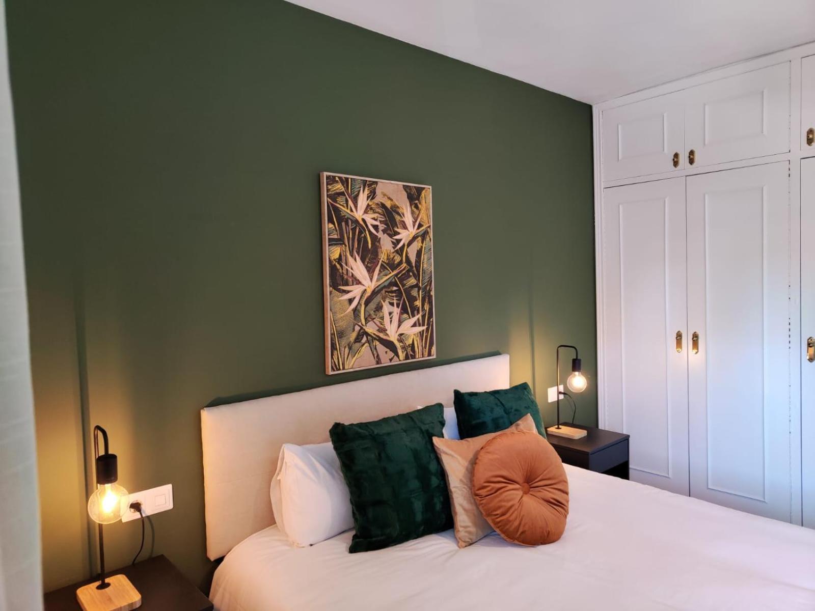 Wintowinrentals Your Home Steps From The Center Málaga Eksteriør billede