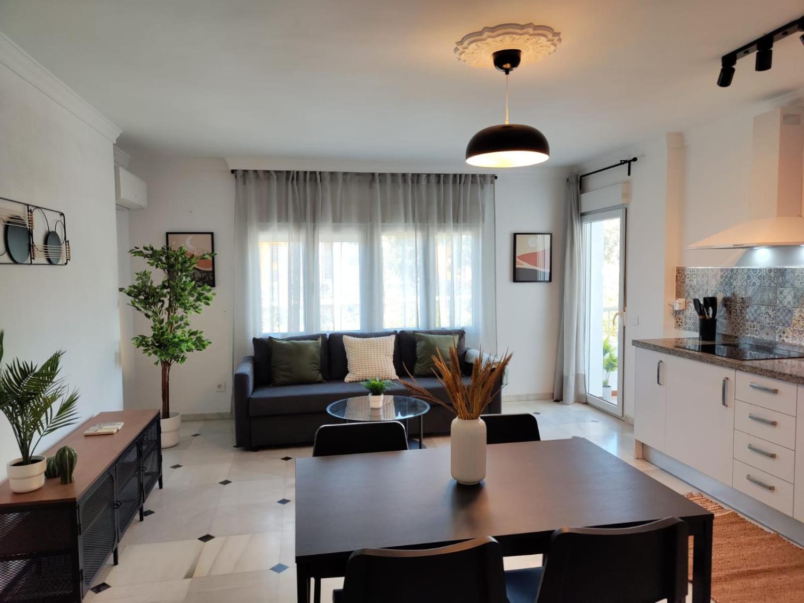 Wintowinrentals Your Home Steps From The Center Málaga Eksteriør billede