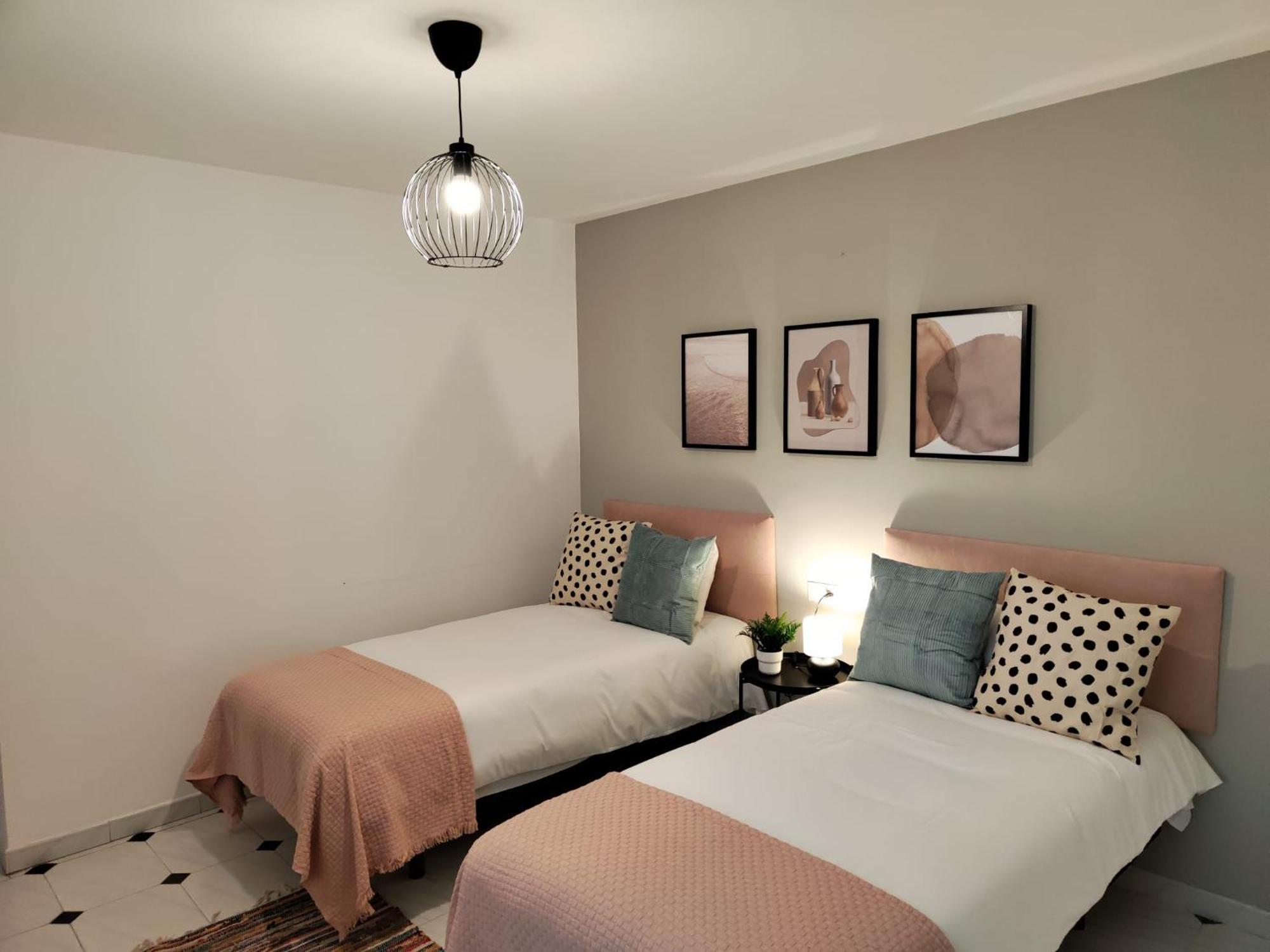 Wintowinrentals Your Home Steps From The Center Málaga Eksteriør billede