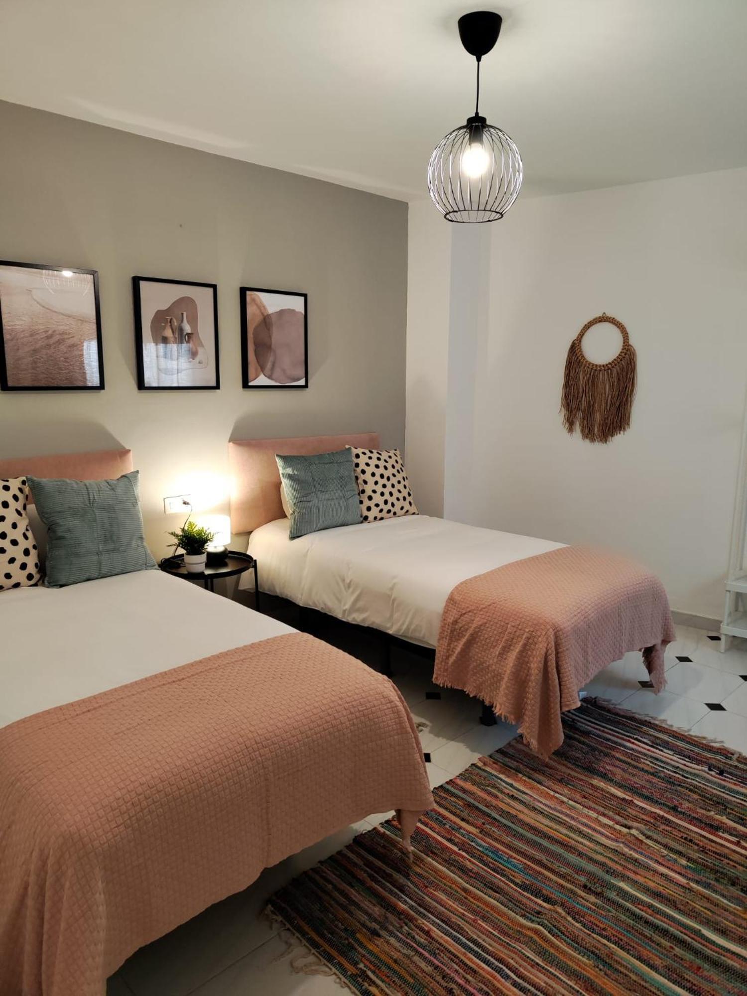 Wintowinrentals Your Home Steps From The Center Málaga Eksteriør billede