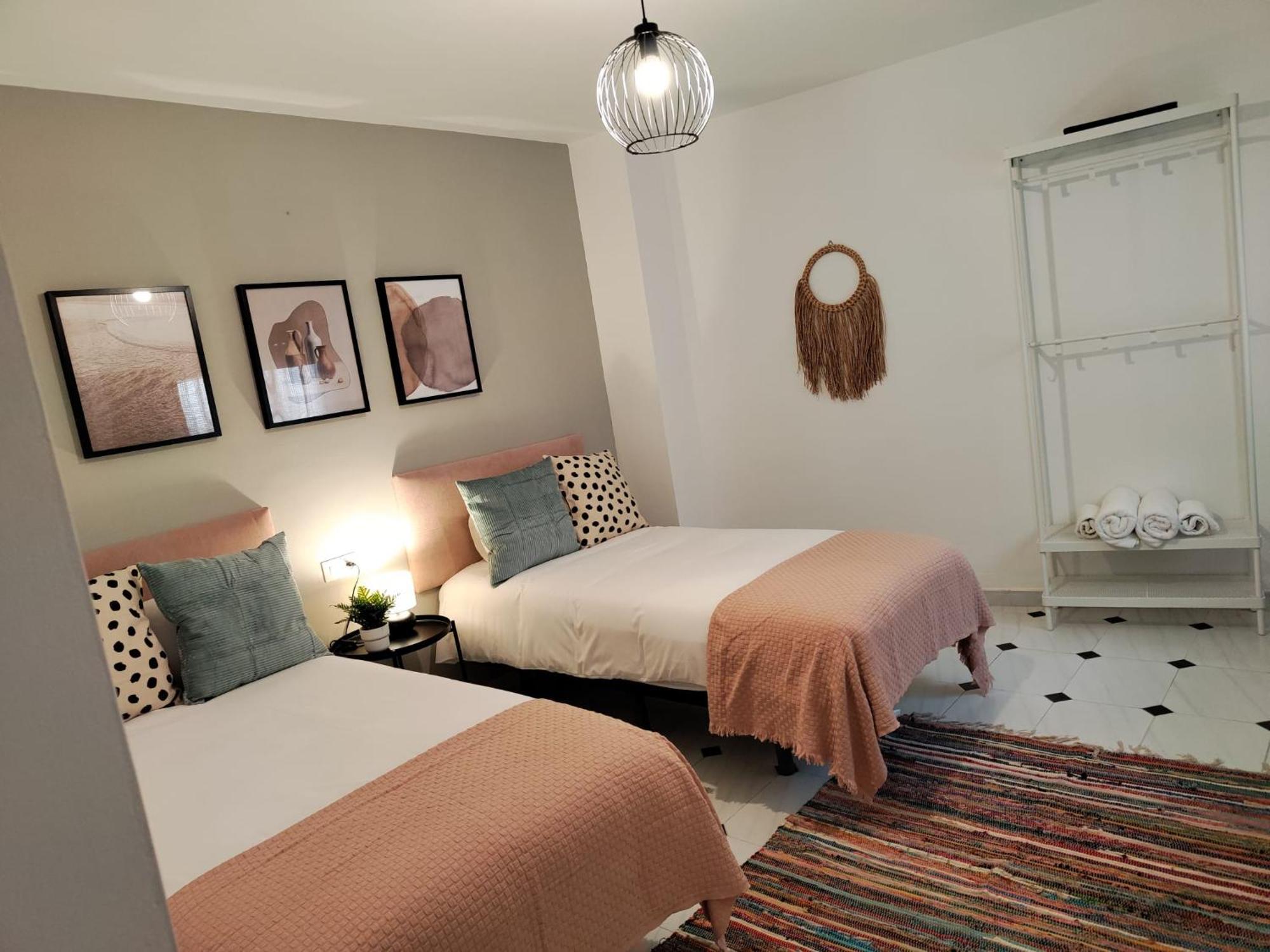 Wintowinrentals Your Home Steps From The Center Málaga Eksteriør billede